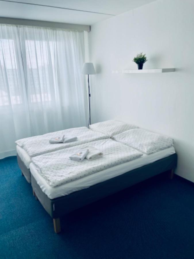 Apartmany Bryksova Prag Exteriör bild