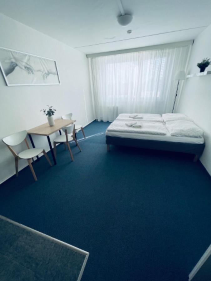 Apartmany Bryksova Prag Exteriör bild