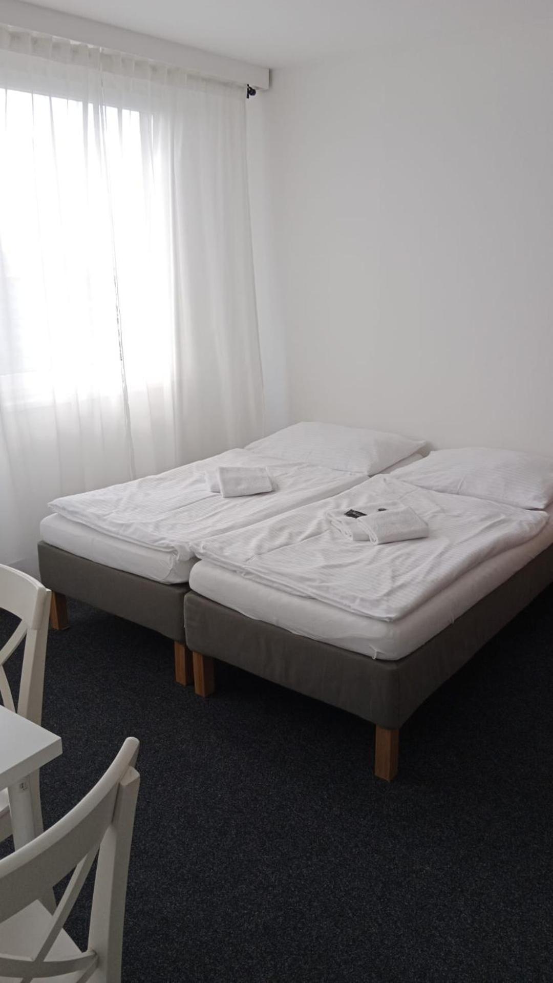Apartmany Bryksova Prag Exteriör bild