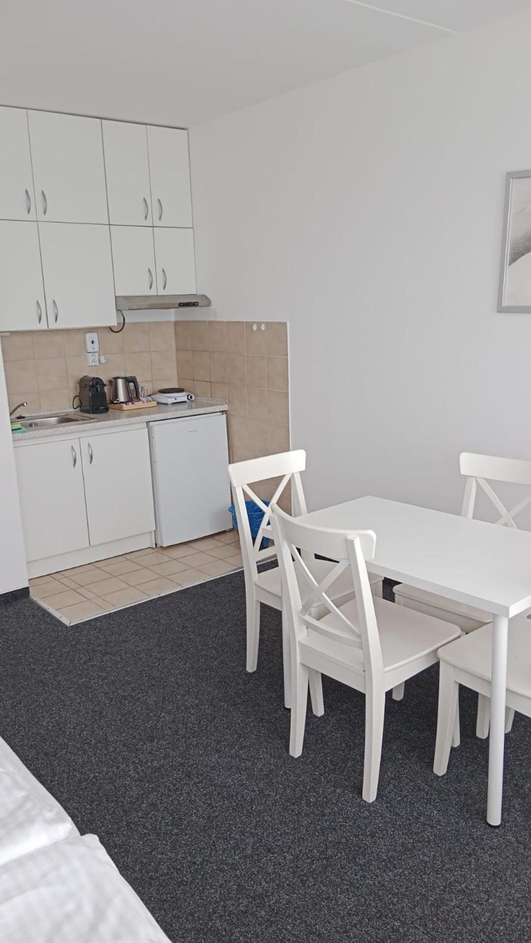 Apartmany Bryksova Prag Exteriör bild